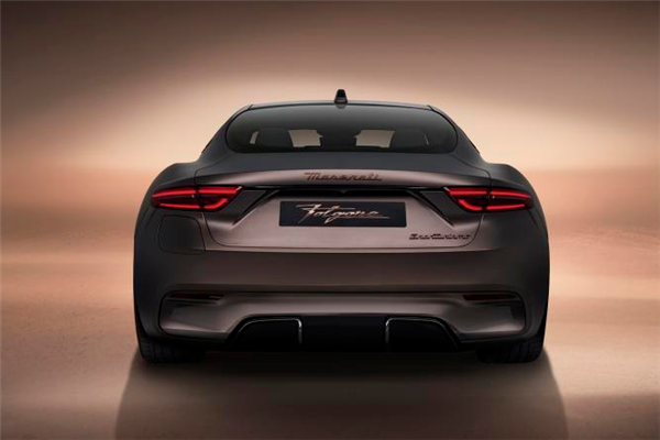 玛莎拉蒂首款纯电车发布:后置双独立电机、2.7秒破百