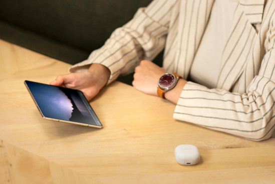 沉浸大屏+高效性能:三星Galaxy Z Fold5提升移动生产力典范!